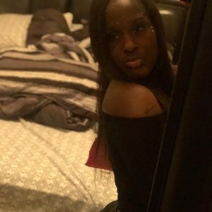 Meet your Posher, Crystal